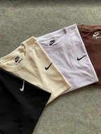 Camiseta NIKE - Minimalista