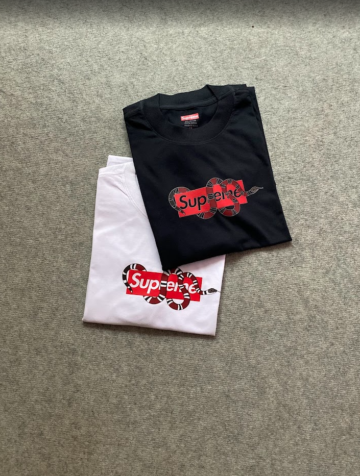 Camiseta SUPREME - Snake