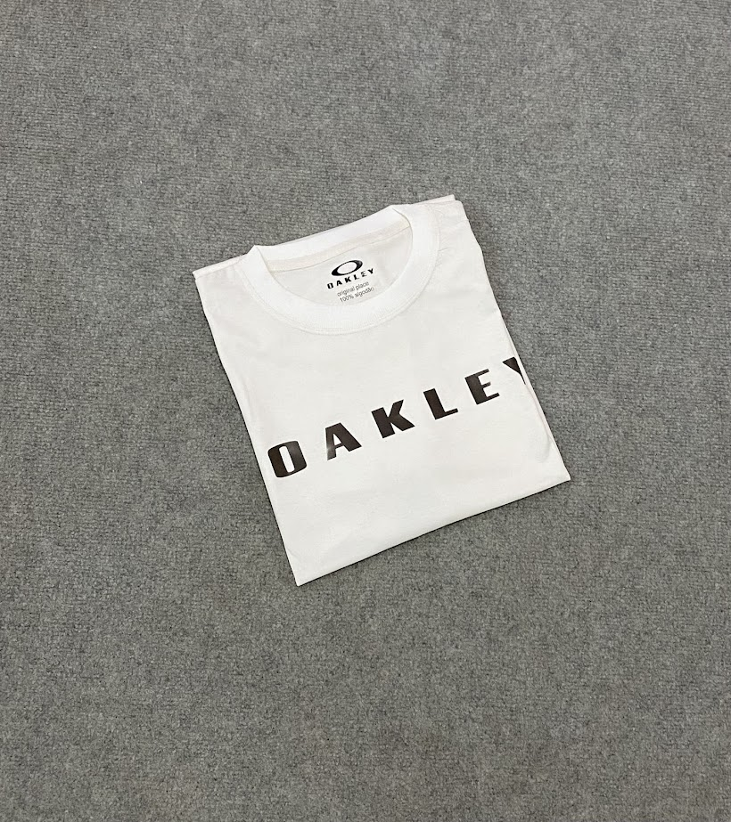 Camiseta Básica OAKLEY