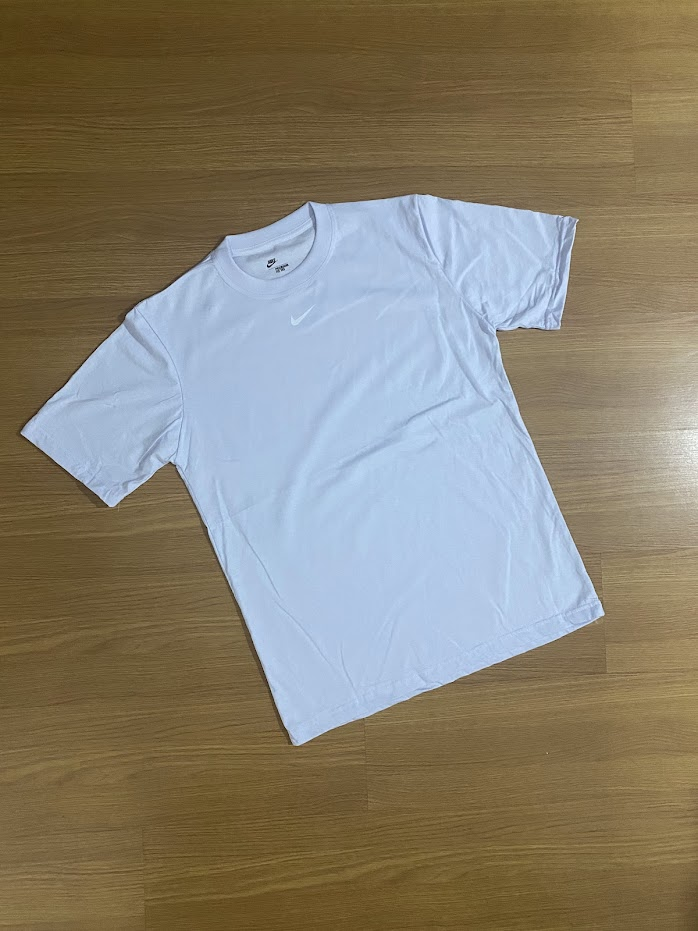 Camiseta NIKE - Minimalist